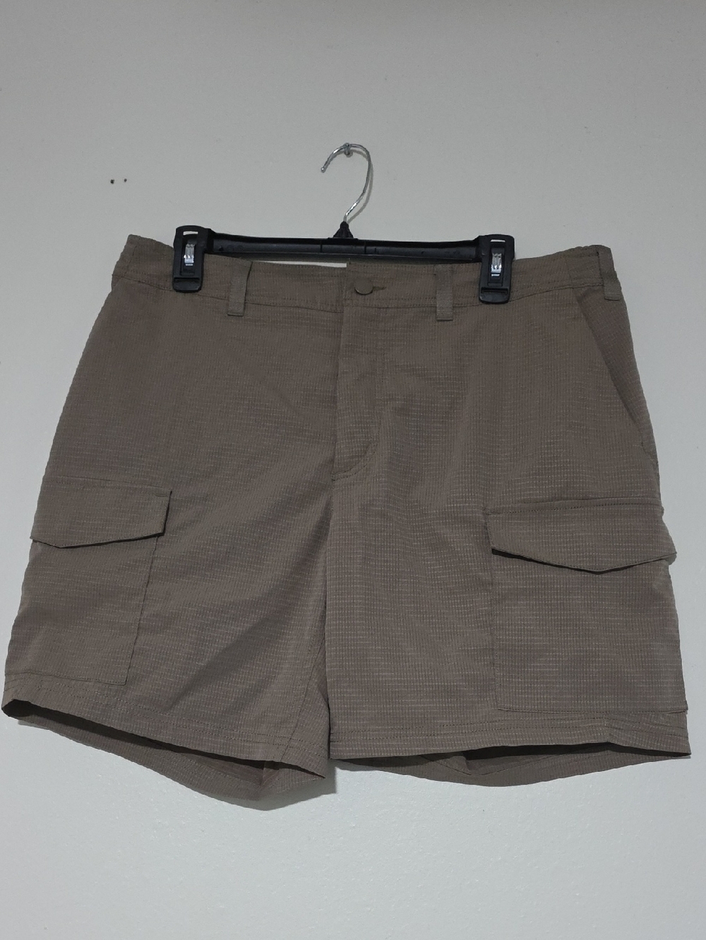 Duluth Trading Co Beige Breezeshooter 7" Cargo Shorts